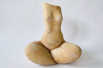 Keramikk vase, sittende kropp 